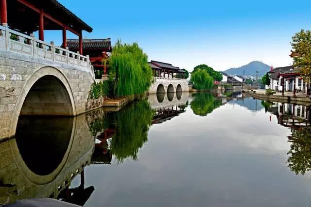 如何看待大学生就业难？游戏画面